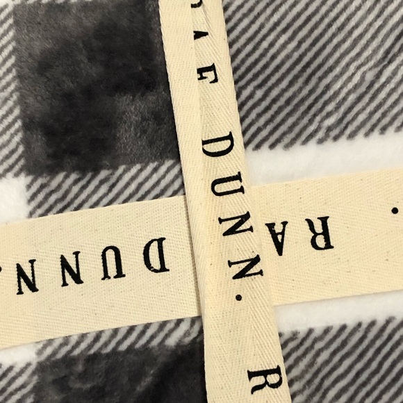 🛍SOLD🛍 Rae Dunn Buffalo check queen blanket - Picture 4 of 4